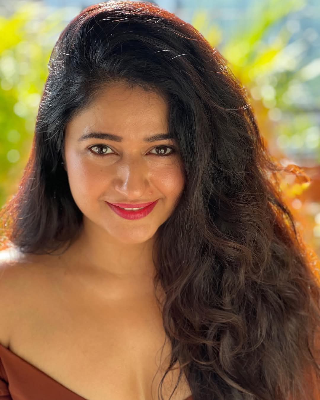 Poonam Bajwa Actress Hot HD Photos Pics Gallery Telugu Mallu Tollywood Bollywood South Actress
