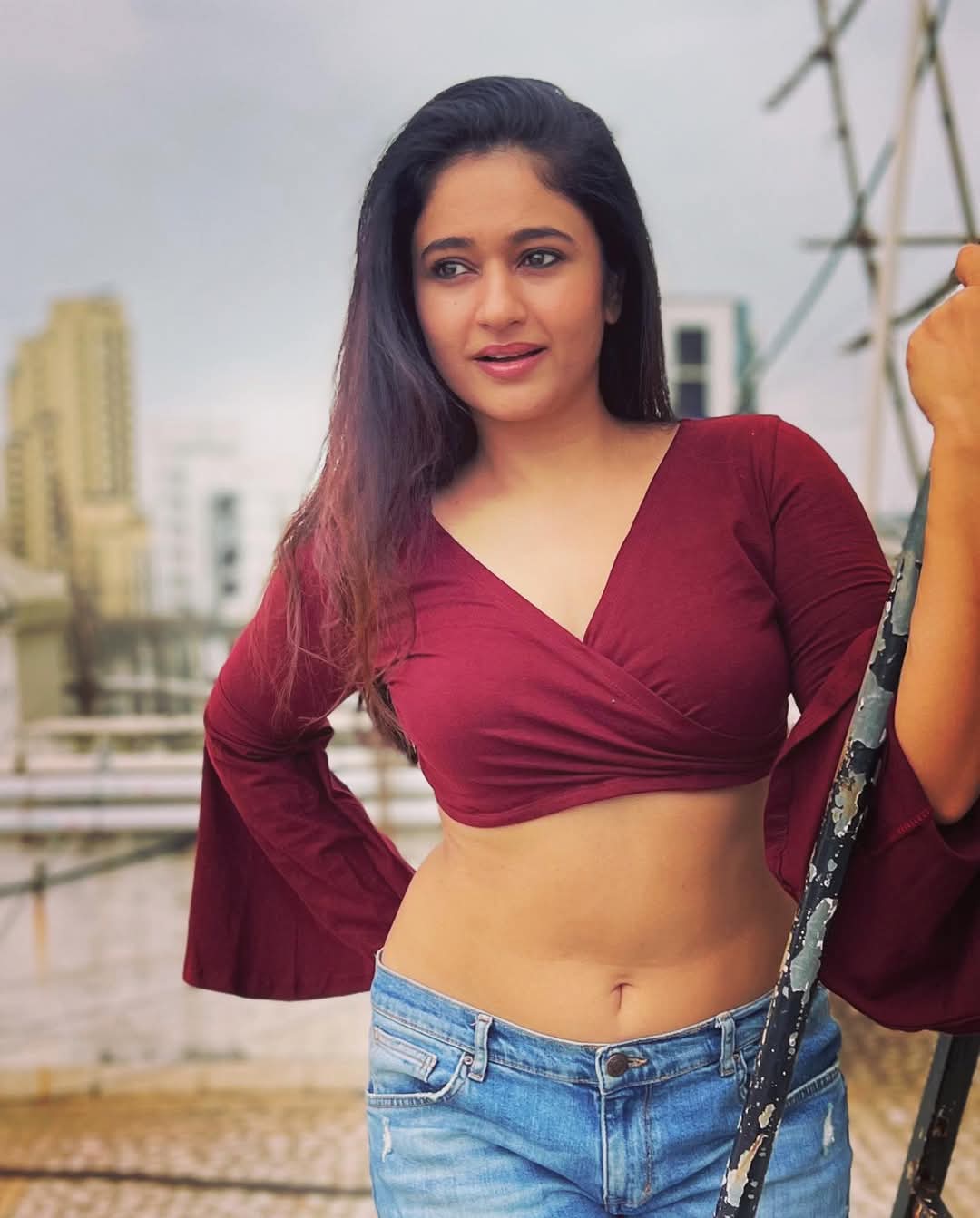 Poonam Bajwa Actress Hot HD Photos Pics Gallery Telugu Mallu Tollywood Bollywood South Actress