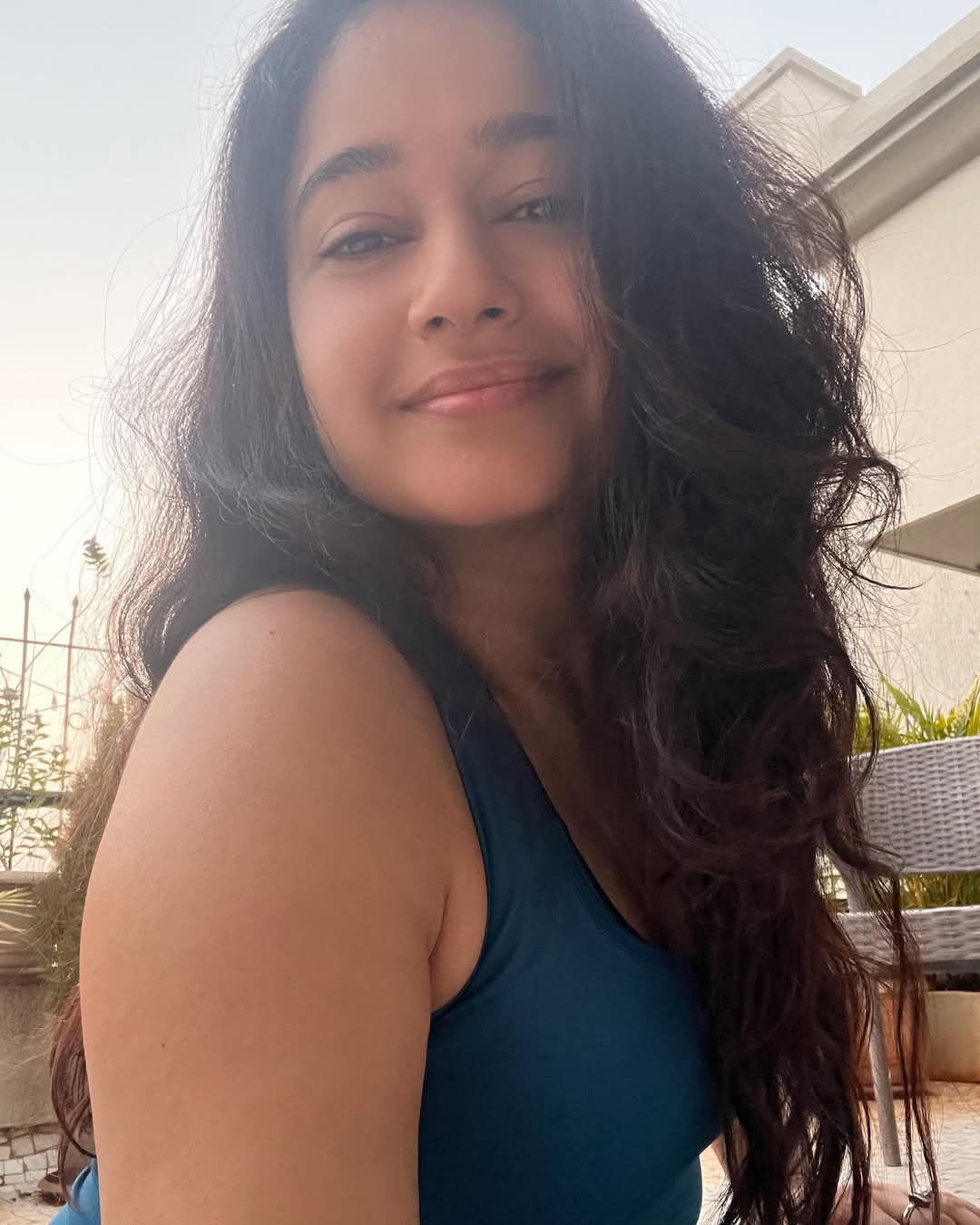 Poonam Bajwa Actress Hot HD Photos Pics Gallery Telugu Mallu Tollywood Bollywood South Actress