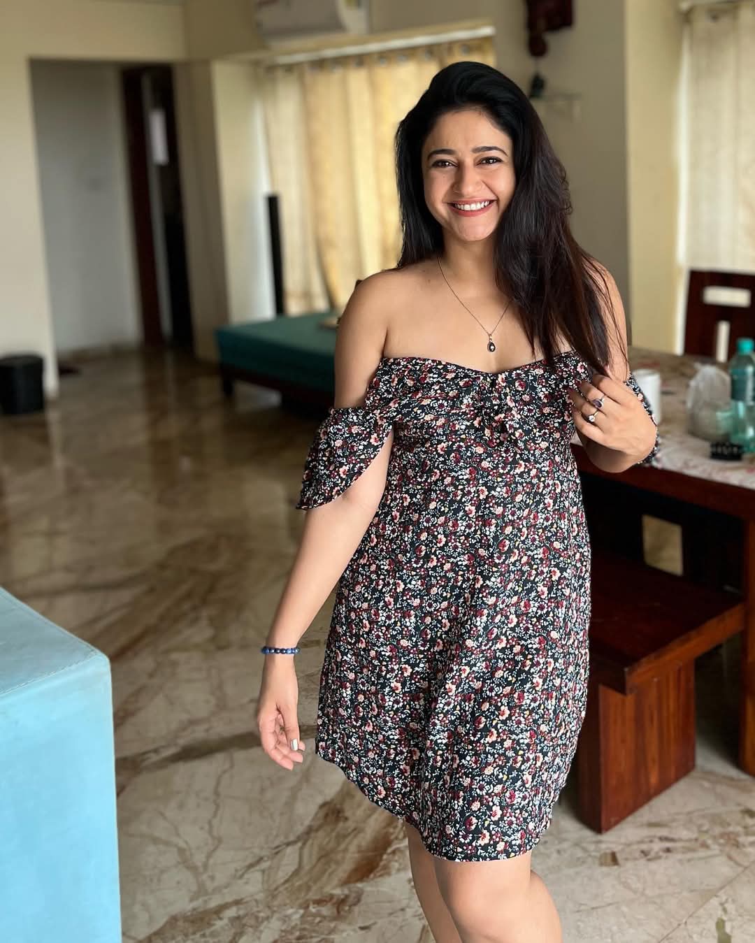 Poonam Bajwa Actress Hot HD Photos Pics Gallery Telugu Mallu Tollywood Bollywood South Actress