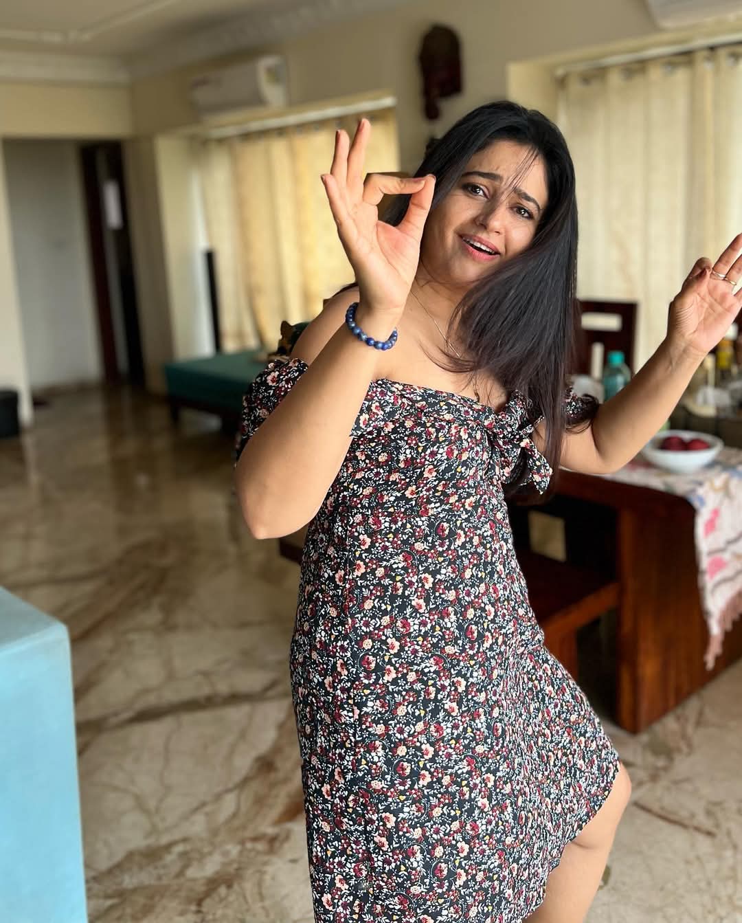 Poonam Bajwa Actress Hot HD Photos Pics Gallery Telugu Mallu Tollywood Bollywood South Actress