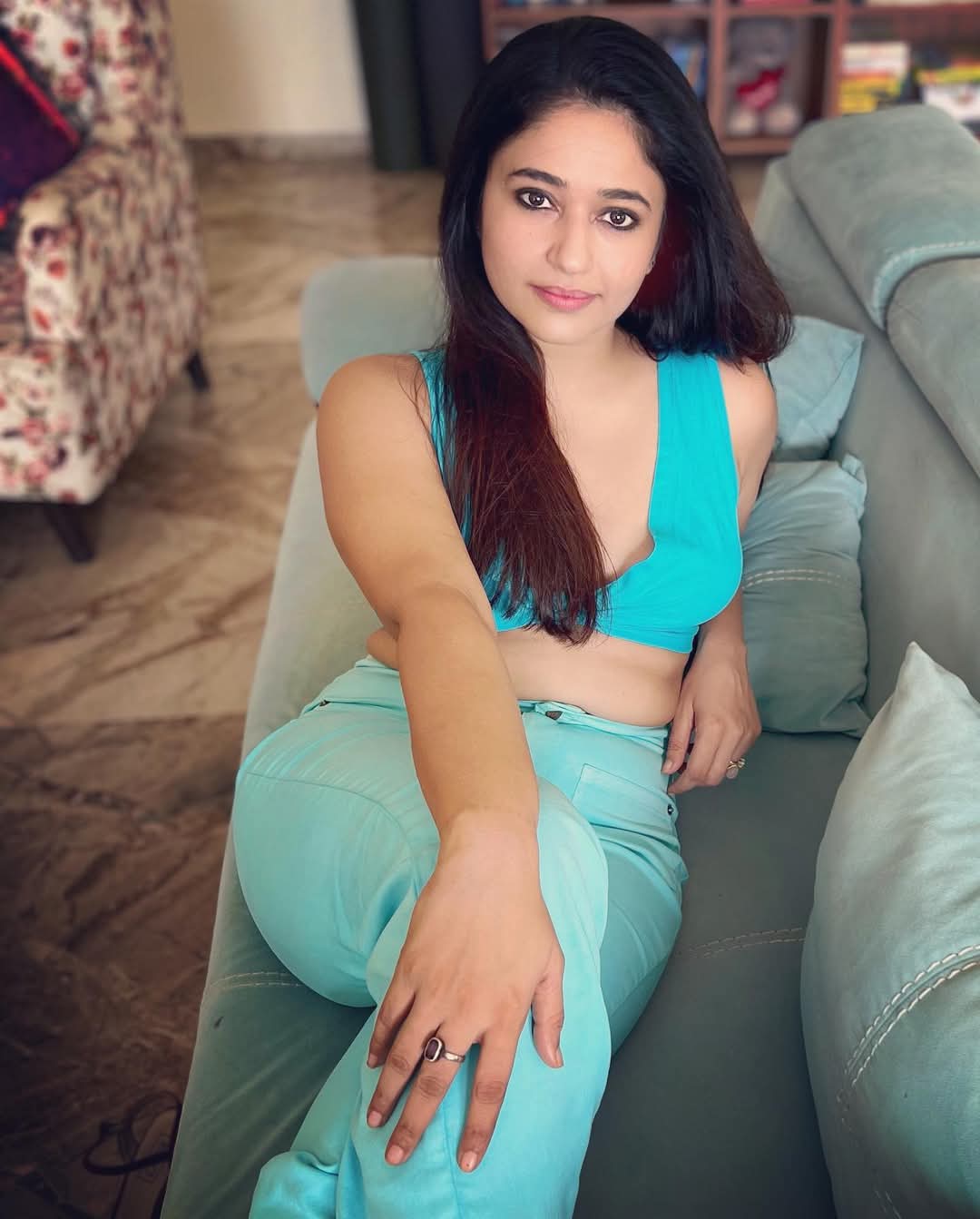 Poonam Bajwa Actress Hot HD Photos Pics Gallery Telugu Mallu Tollywood Bollywood South Actress