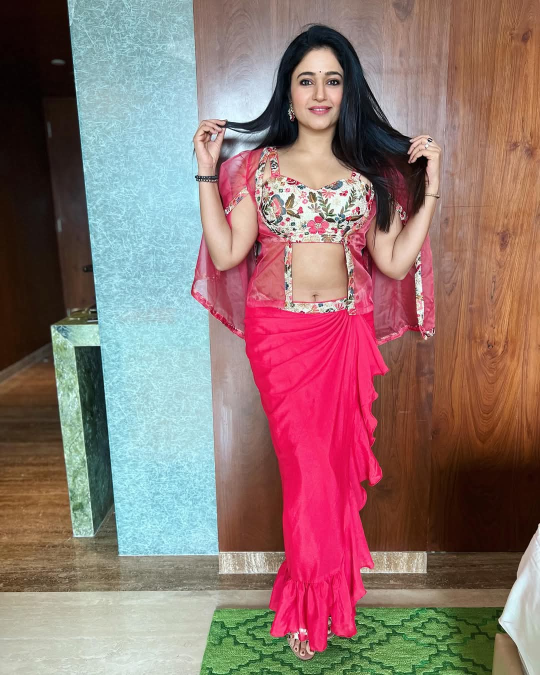 Poonam Bajwa Actress Hot HD Photos Pics Gallery Telugu Mallu Tollywood Bollywood South Actress
