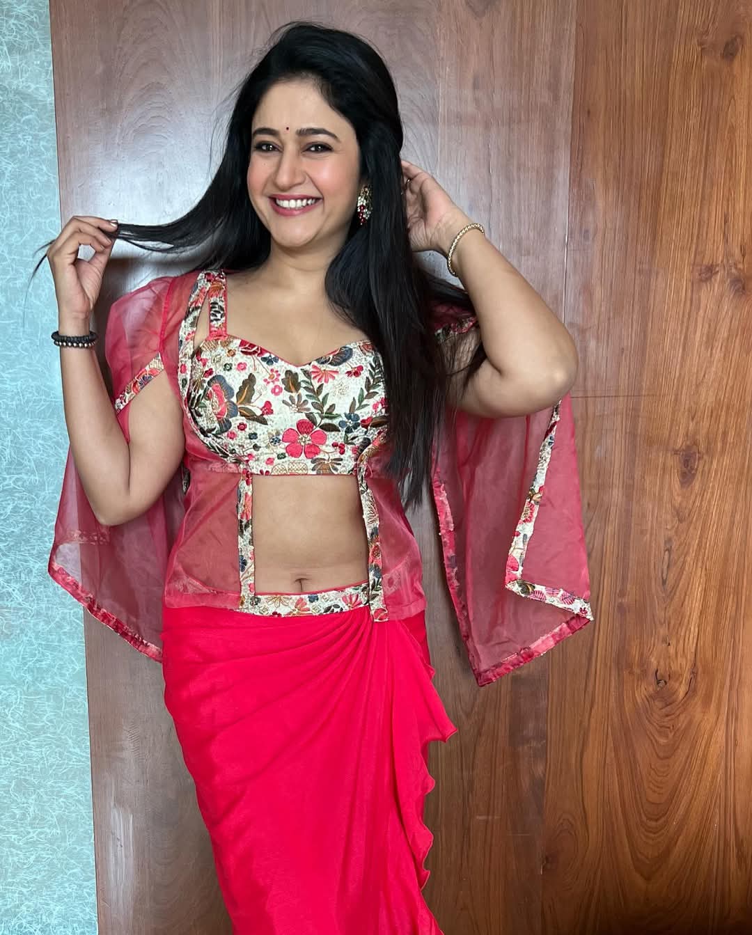 Poonam Bajwa Actress Hot HD Photos Pics Gallery Telugu Mallu Tollywood Bollywood South Actress