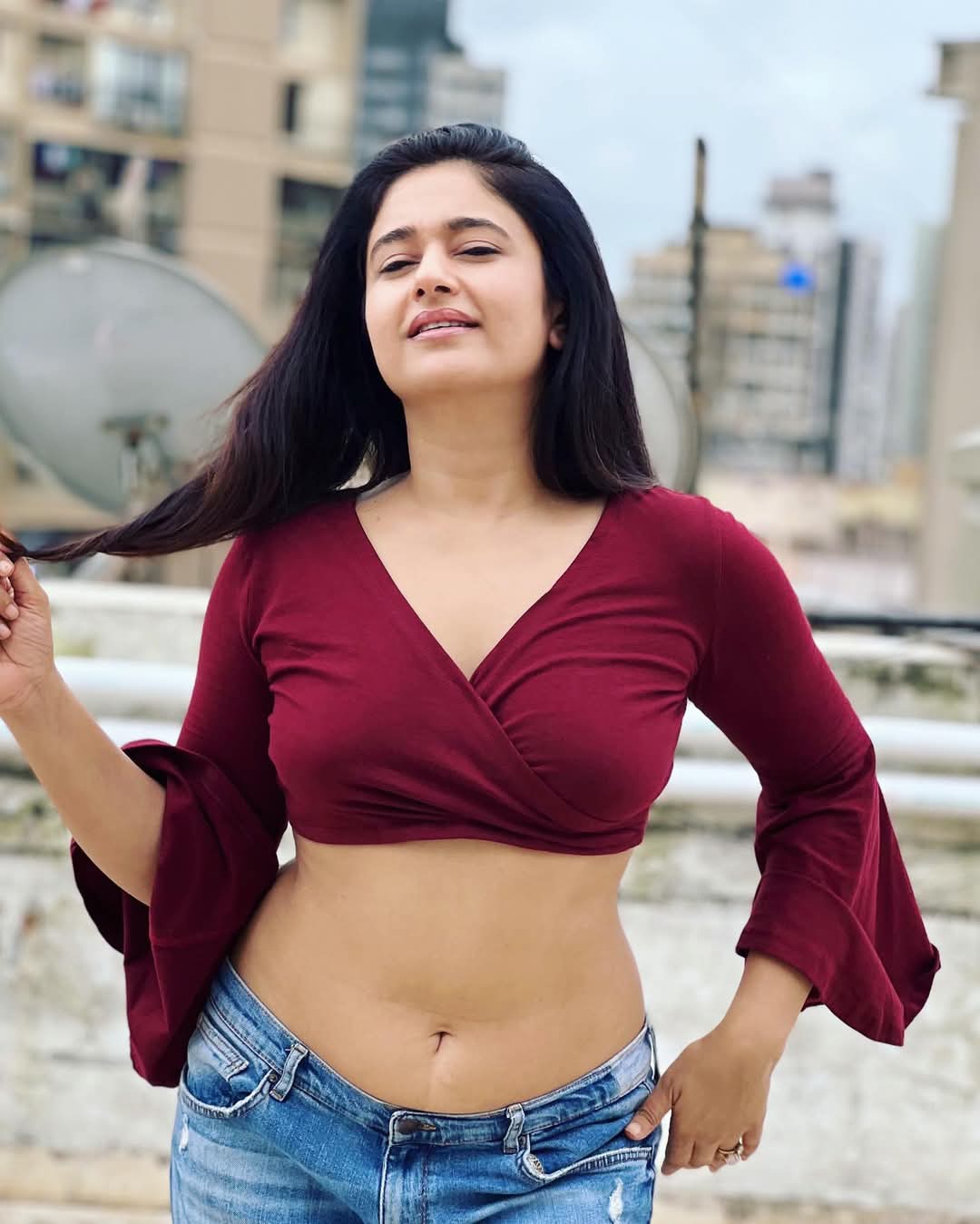 Poonam Bajwa Actress Hot HD Photos Pics Gallery Telugu Mallu Tollywood Bollywood South Actress