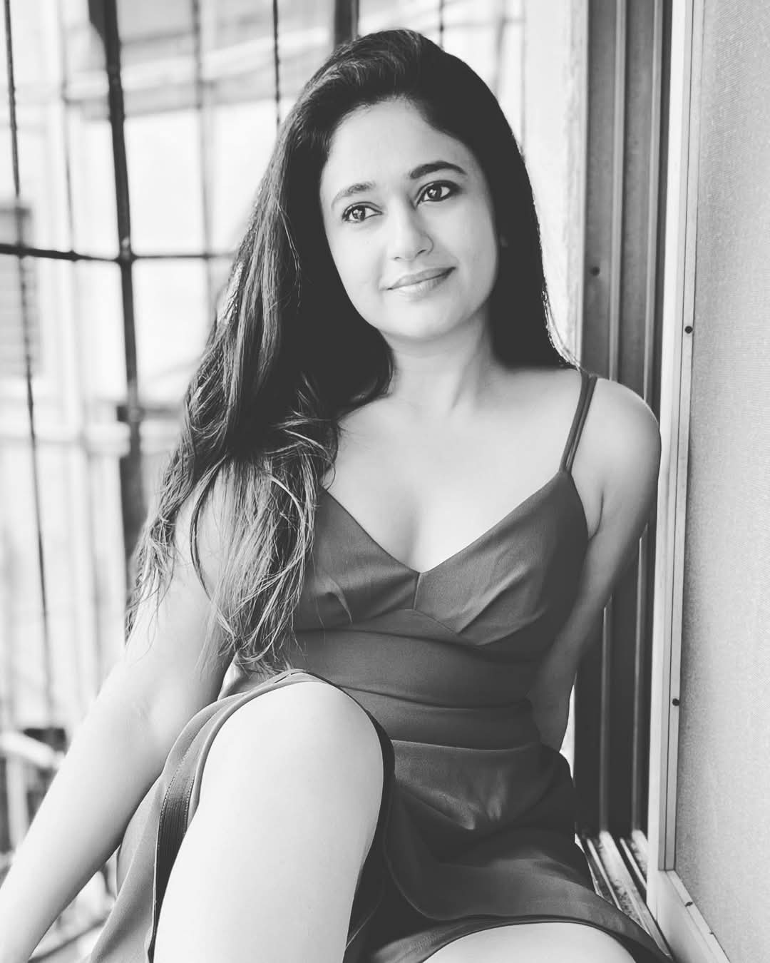 Poonam Bajwa Actress Hot HD Photos Pics Gallery Telugu Mallu Tollywood Bollywood South Actress