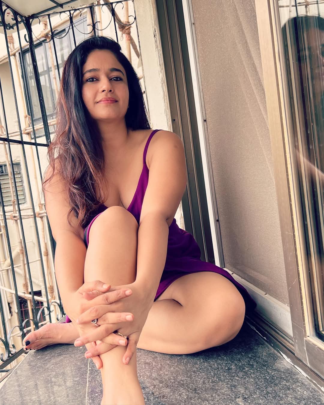 Poonam Bajwa Actress Hot HD Photos Pics Gallery Telugu Mallu Tollywood Bollywood South Actress