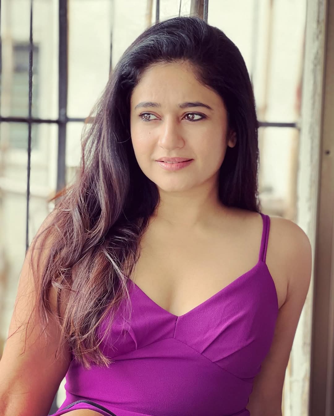 Poonam Bajwa Actress Hot HD Photos Pics Gallery Telugu Mallu Tollywood Bollywood South Actress