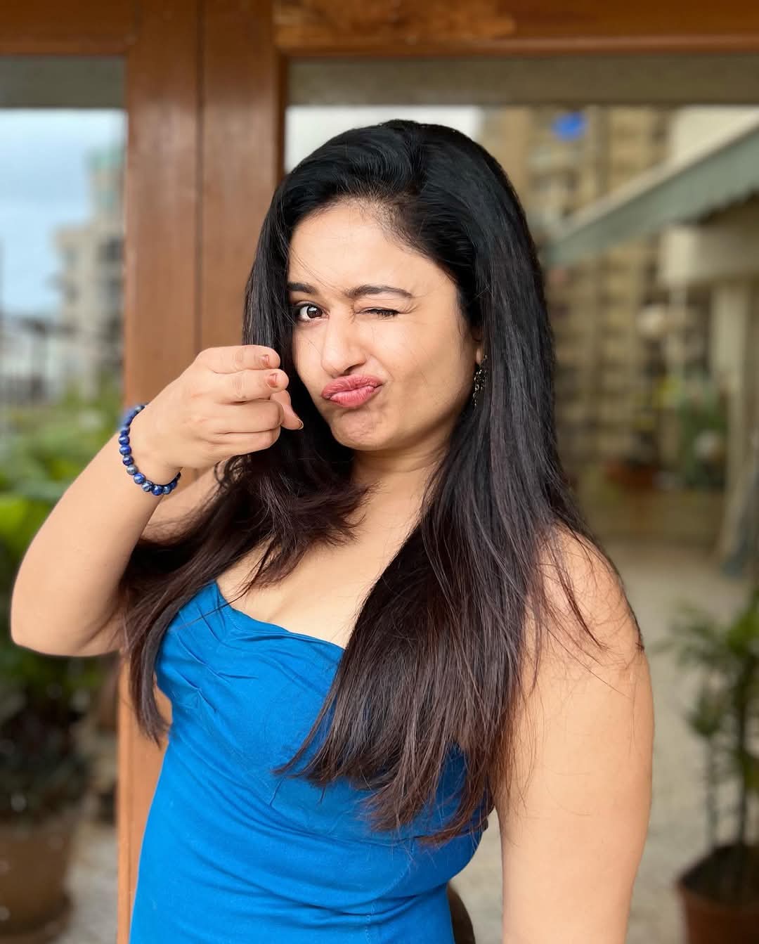 Poonam Bajwa Actress Hot HD Photos Pics Gallery Telugu Mallu Tollywood Bollywood South Actress