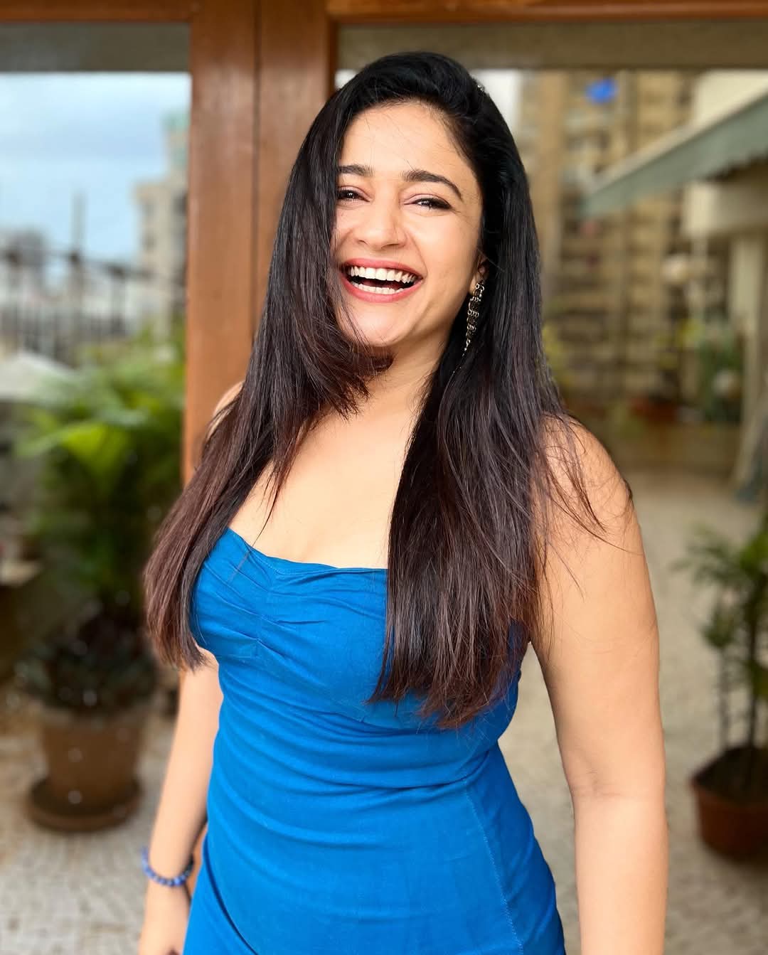Poonam Bajwa Actress Hot HD Photos Pics Gallery Telugu Mallu Tollywood Bollywood South Actress