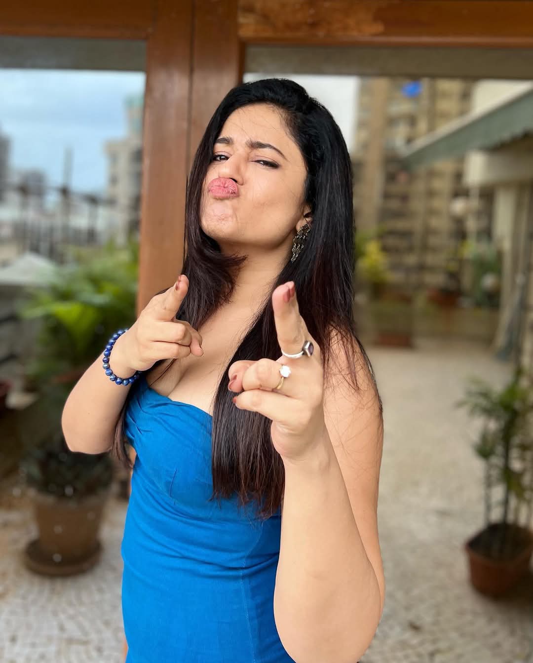 Poonam Bajwa Actress Hot HD Photos Pics Gallery Telugu Mallu Tollywood Bollywood South Actress