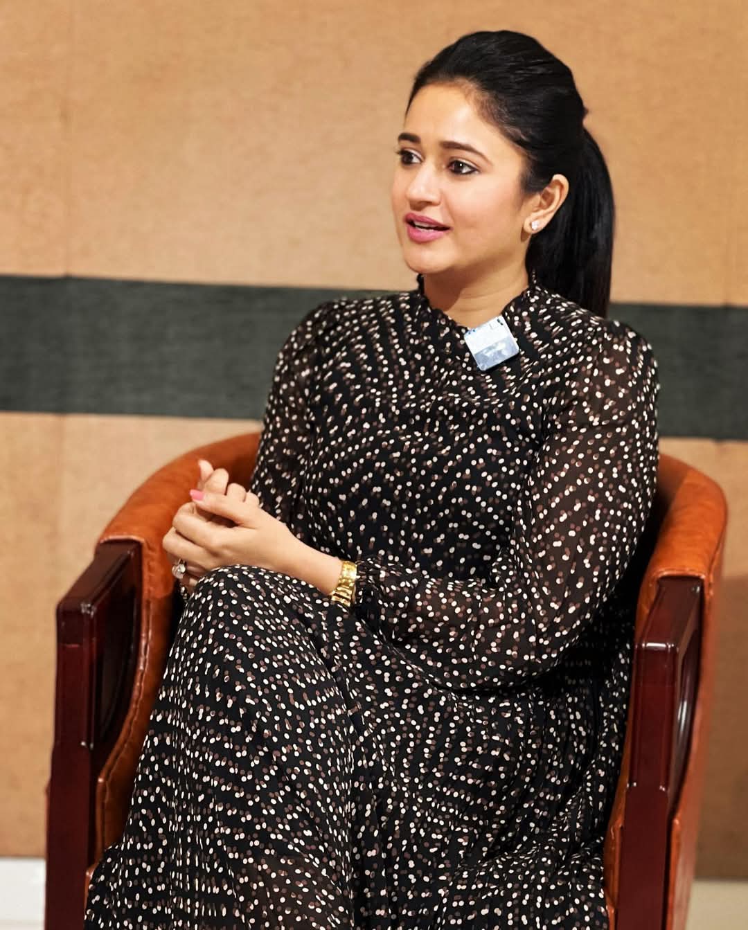 Poonam Bajwa Actress Hot HD Photos Pics Gallery Telugu Mallu Tollywood Bollywood South Actress