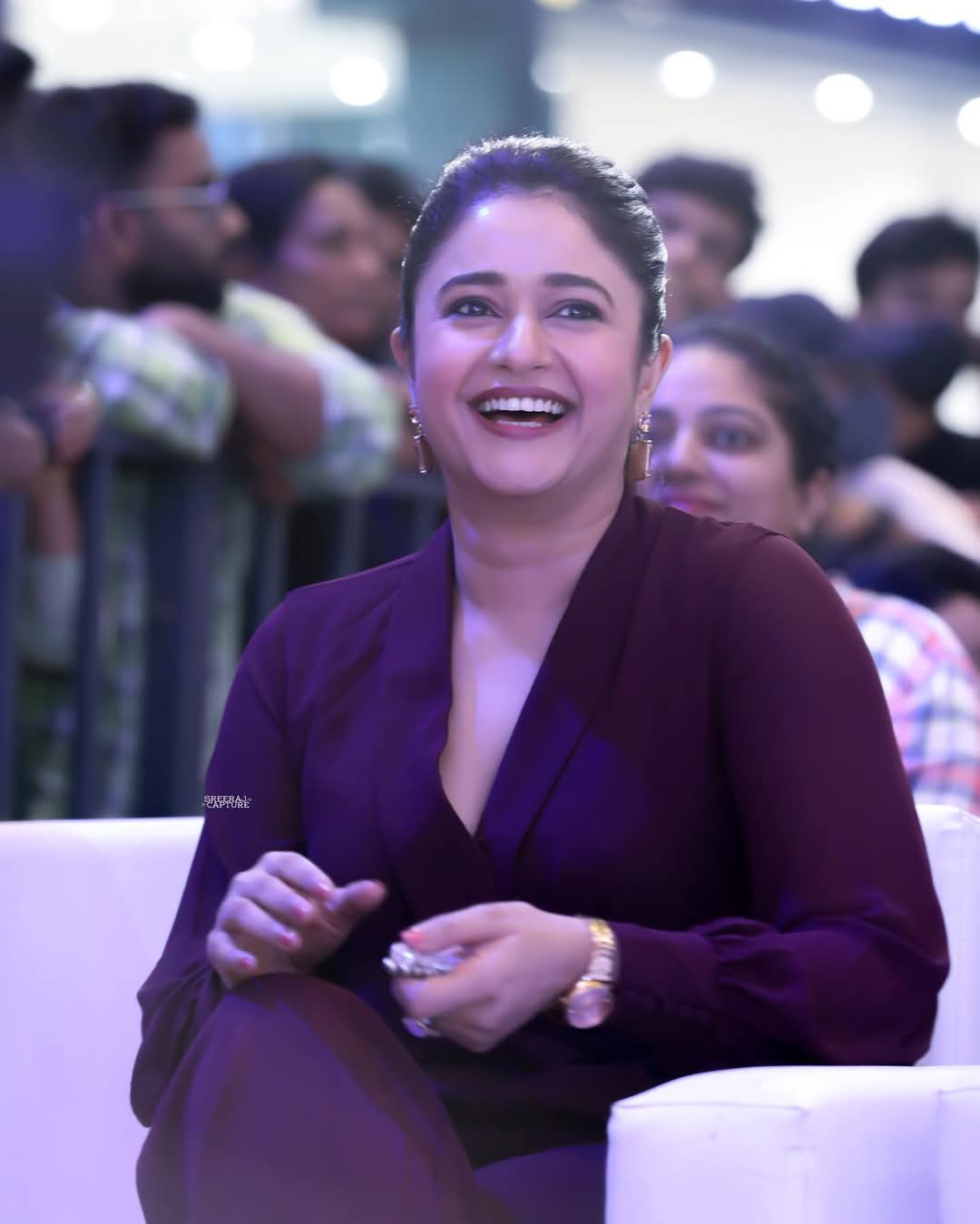 Poonam Bajwa Actress Hot HD Photos Pics Gallery Telugu Mallu Tollywood Bollywood South Actress