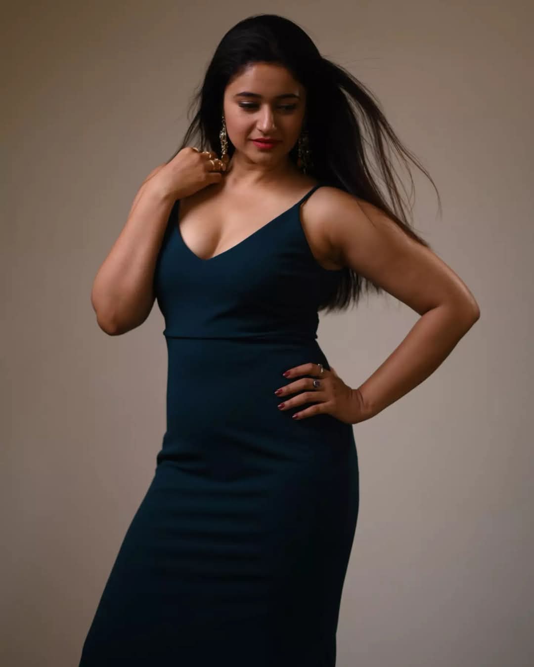 Poonam Bajwa Actress Hot HD Photos Pics Gallery Telugu Mallu Tollywood Bollywood South Actress