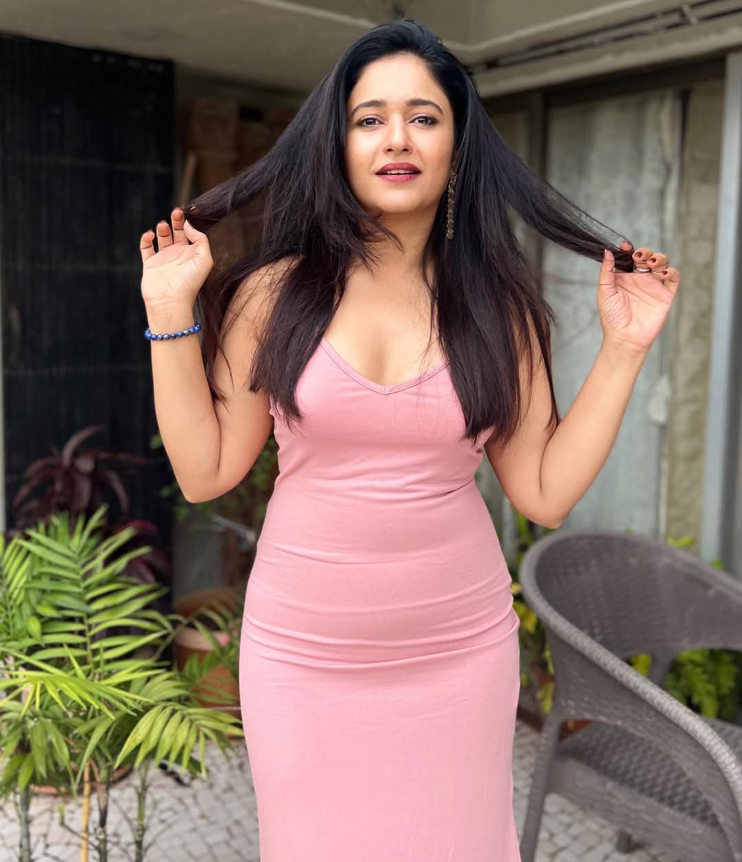 Poonam Bajwa Actress Hot HD Photos Pics Gallery Telugu Mallu Tollywood Bollywood South Actress