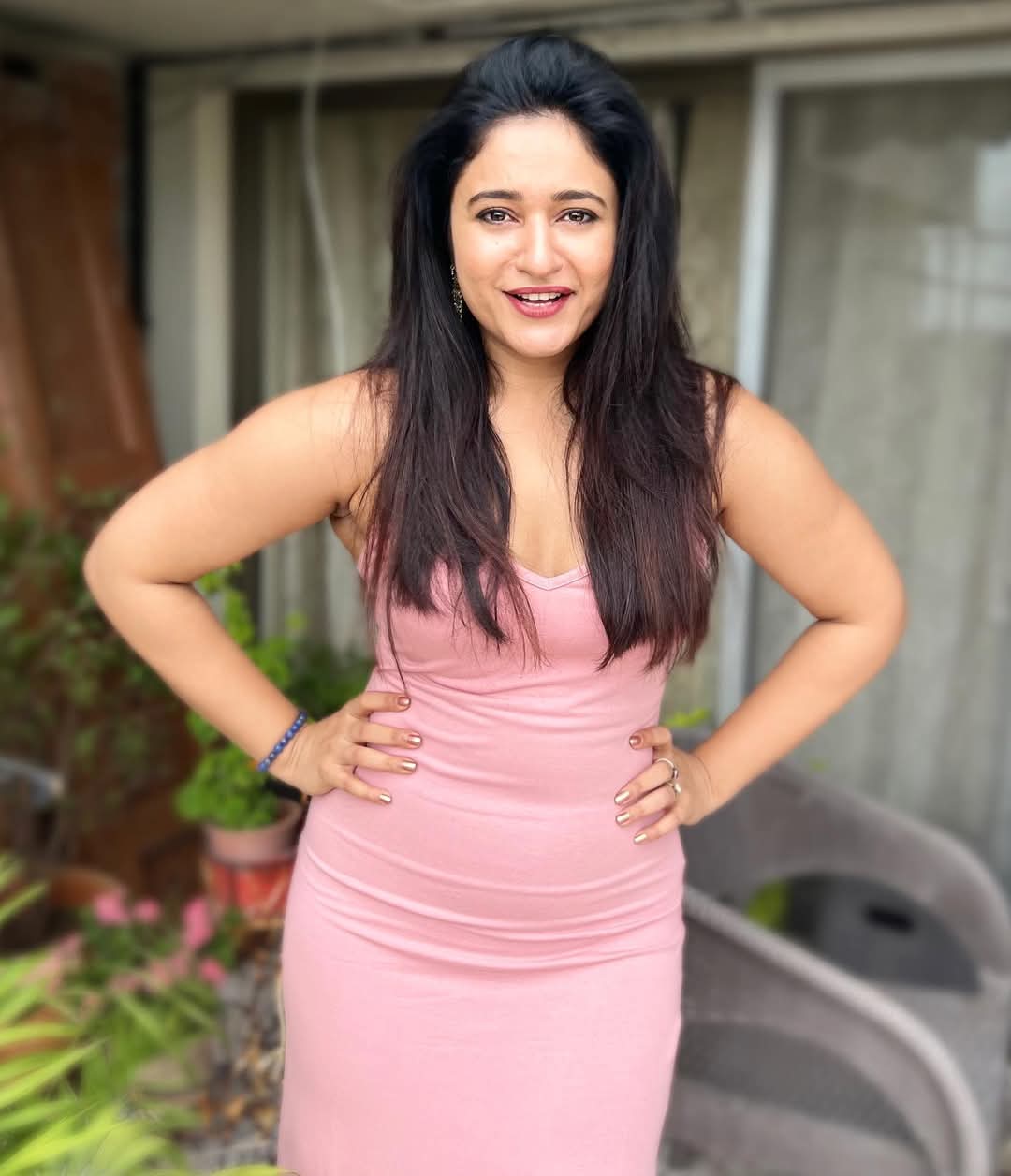 Poonam Bajwa Actress Hot HD Photos Pics Gallery Telugu Mallu Tollywood Bollywood South Actress