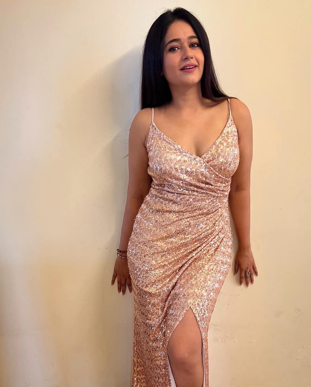 Poonam Bajwa Actress Hot HD Photos Pics Gallery Telugu Mallu Tollywood Bollywood South Actress