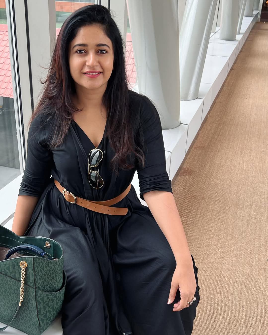 Poonam Bajwa Actress Hot HD Photos Pics Gallery Telugu Mallu Tollywood Bollywood South Actress