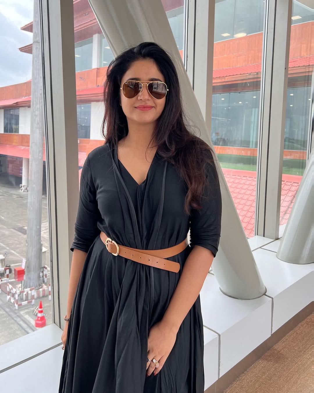 Poonam Bajwa Actress Hot HD Photos Pics Gallery Telugu Mallu Tollywood Bollywood South Actress