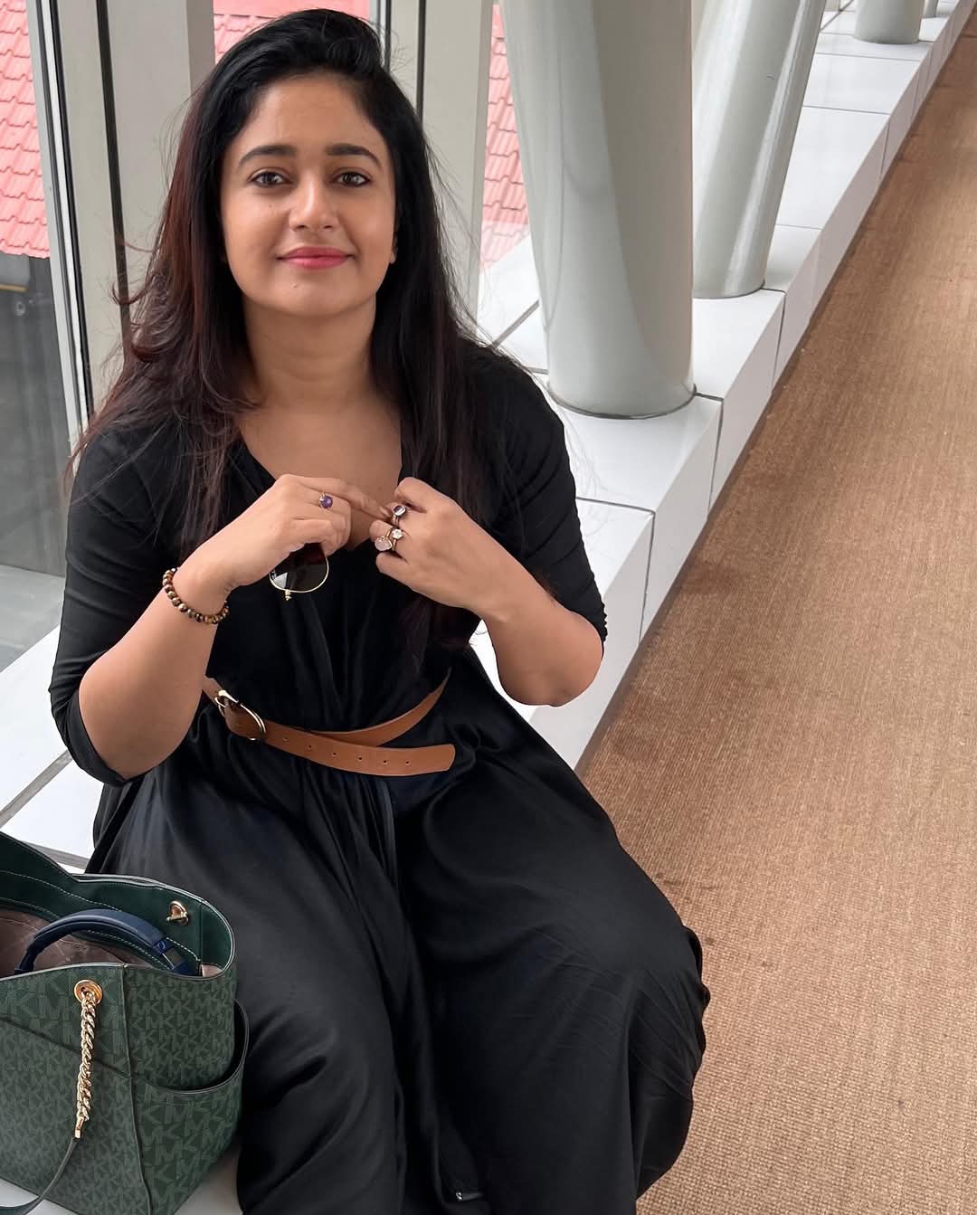 Poonam Bajwa Actress Hot HD Photos Pics Gallery Telugu Mallu Tollywood Bollywood South Actress