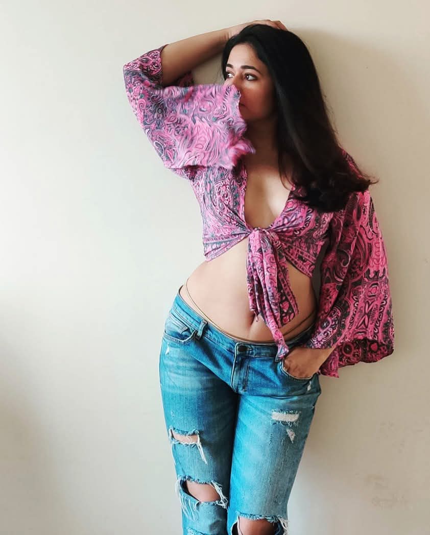 Poonam Bajwa Actress Hot HD Photos Pics Gallery Telugu Mallu Tollywood Bollywood South Actress