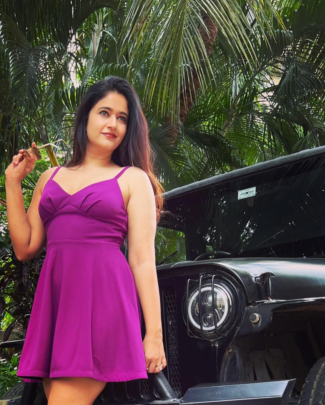 Poonam Bajwa Actress Hot HD Photos Pics Gallery Telugu Mallu Tollywood Bollywood South Actress