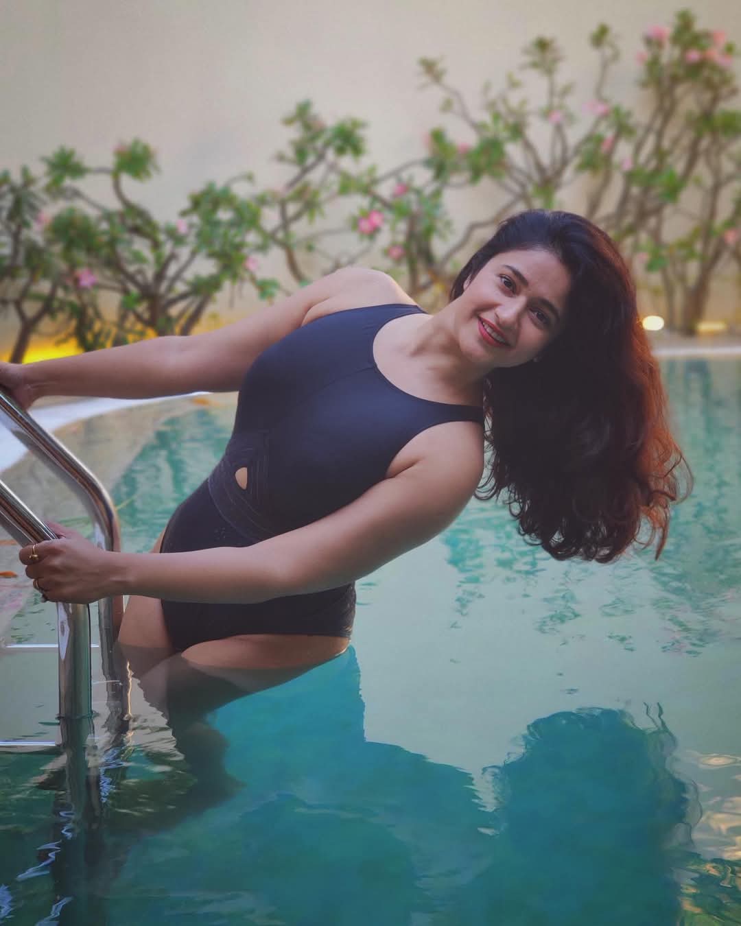 Poonam Bajwa Actress Hot HD Photos Pics Gallery Telugu Mallu Tollywood Bollywood South Actress