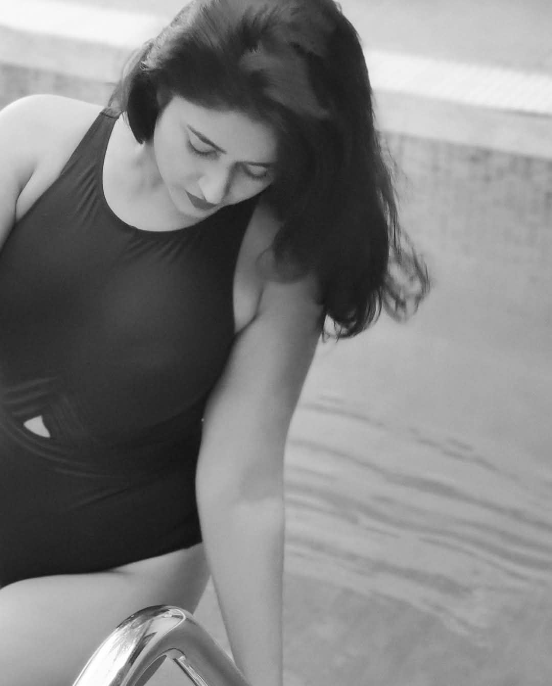 Poonam Bajwa Actress Hot HD Photos Pics Gallery Telugu Mallu Tollywood Bollywood South Actress
