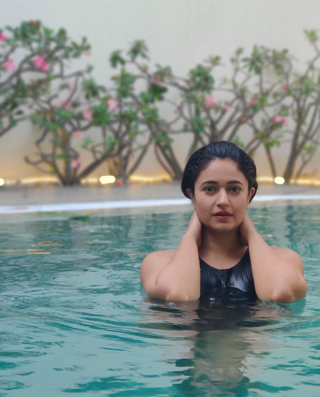 Poonam Bajwa Actress Hot HD Photos Pics Gallery Telugu Mallu Tollywood Bollywood South Actress