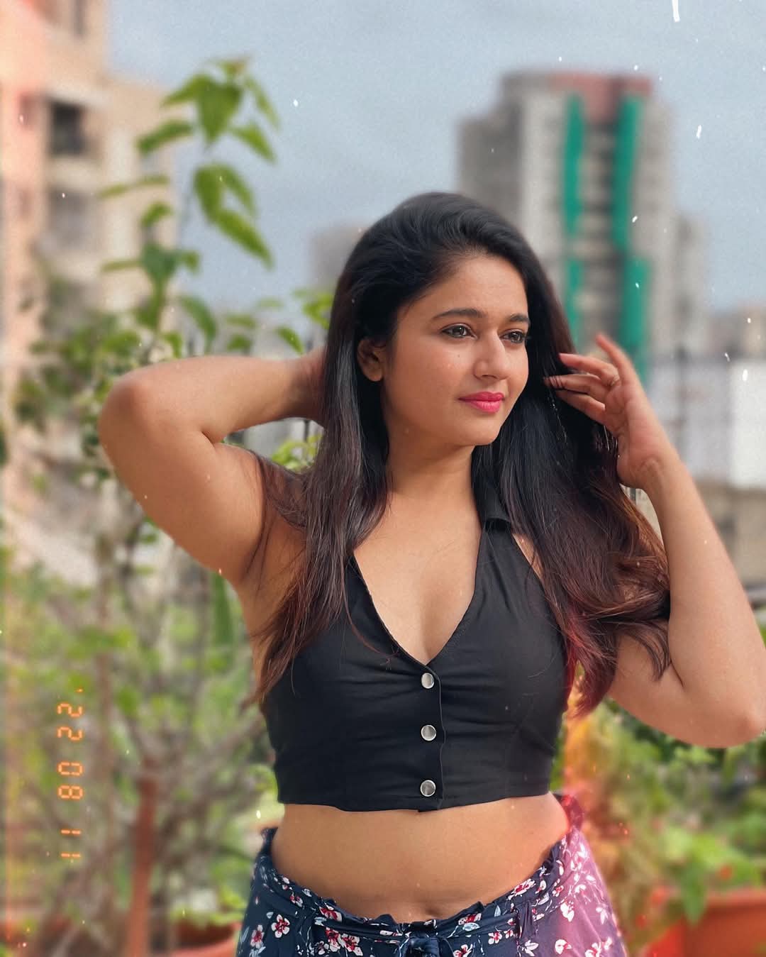 Poonam Bajwa Actress Hot HD Photos Pics Gallery Telugu Mallu Tollywood Bollywood South Actress