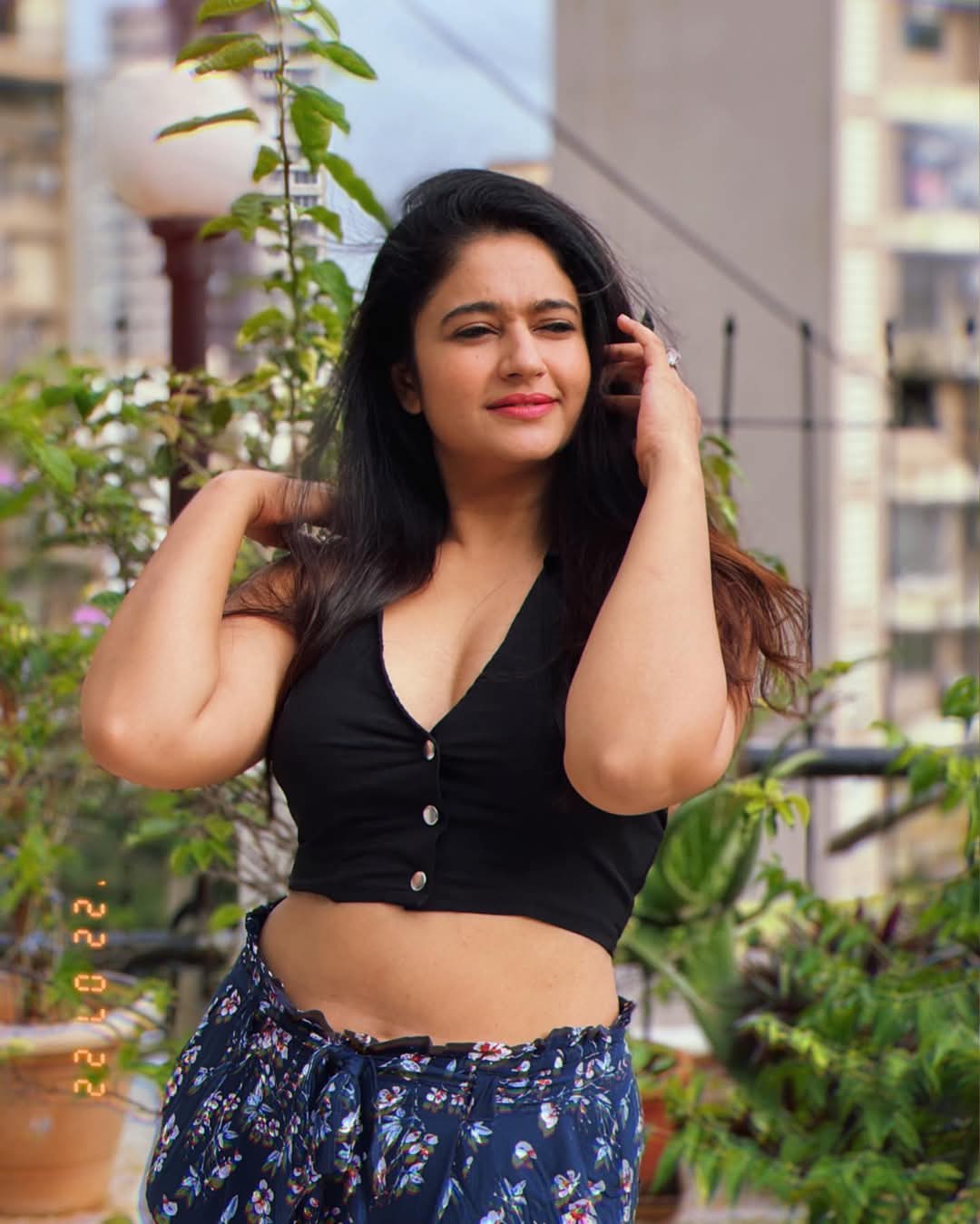Poonam Bajwa Actress Hot HD Photos Pics Gallery Telugu Mallu Tollywood Bollywood South Actress