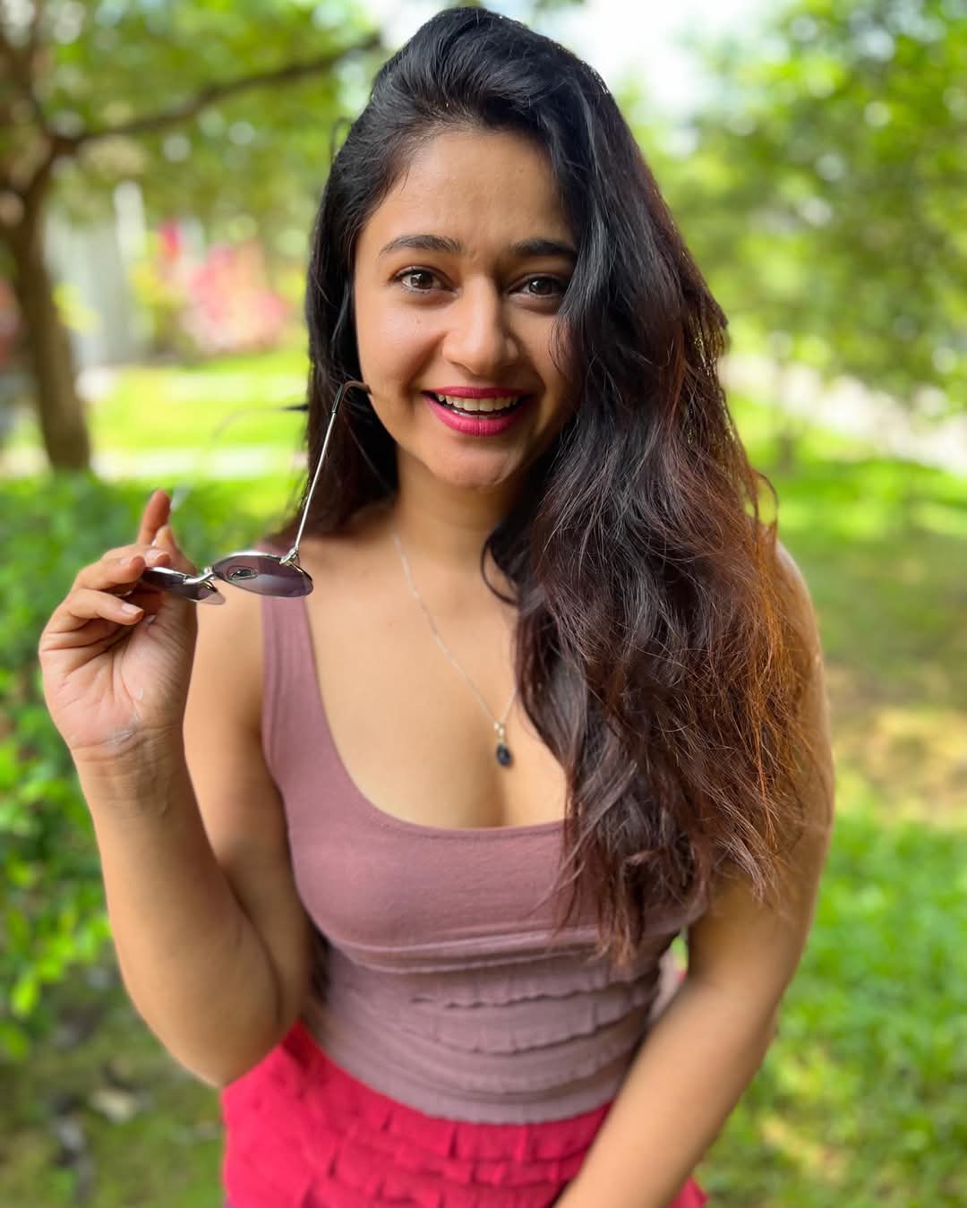 Poonam Bajwa Actress Hot HD Photos Pics Gallery Telugu Mallu Tollywood Bollywood South Actress