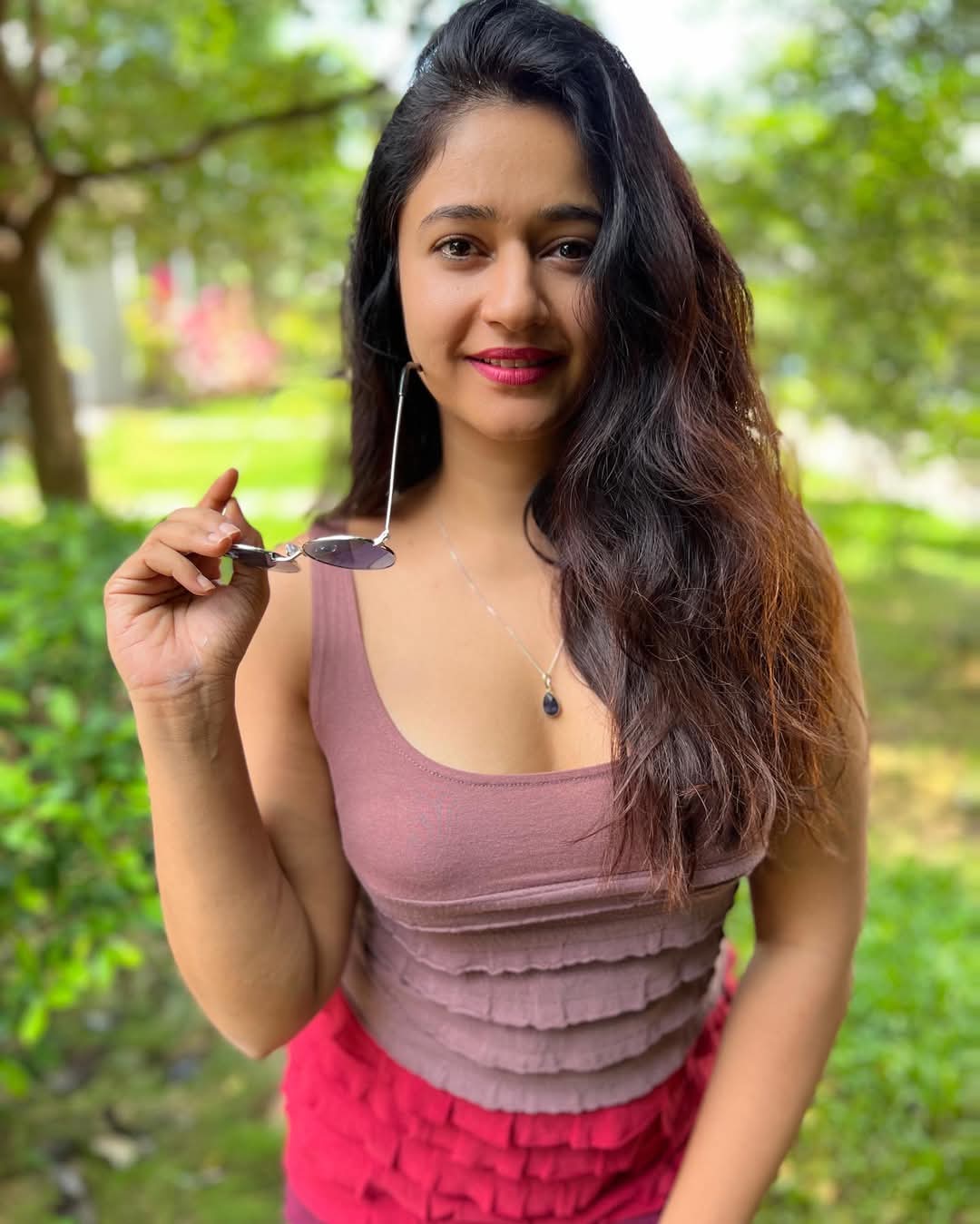 Poonam Bajwa Actress Hot HD Photos Pics Gallery Telugu Mallu Tollywood Bollywood South Actress