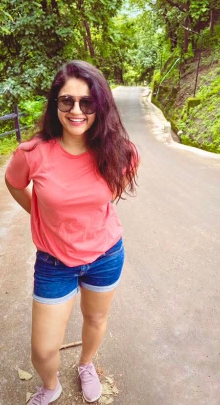 Poonam Bajwa Actress Hot HD Photos Pics Gallery Telugu Mallu Tollywood Bollywood South Actress