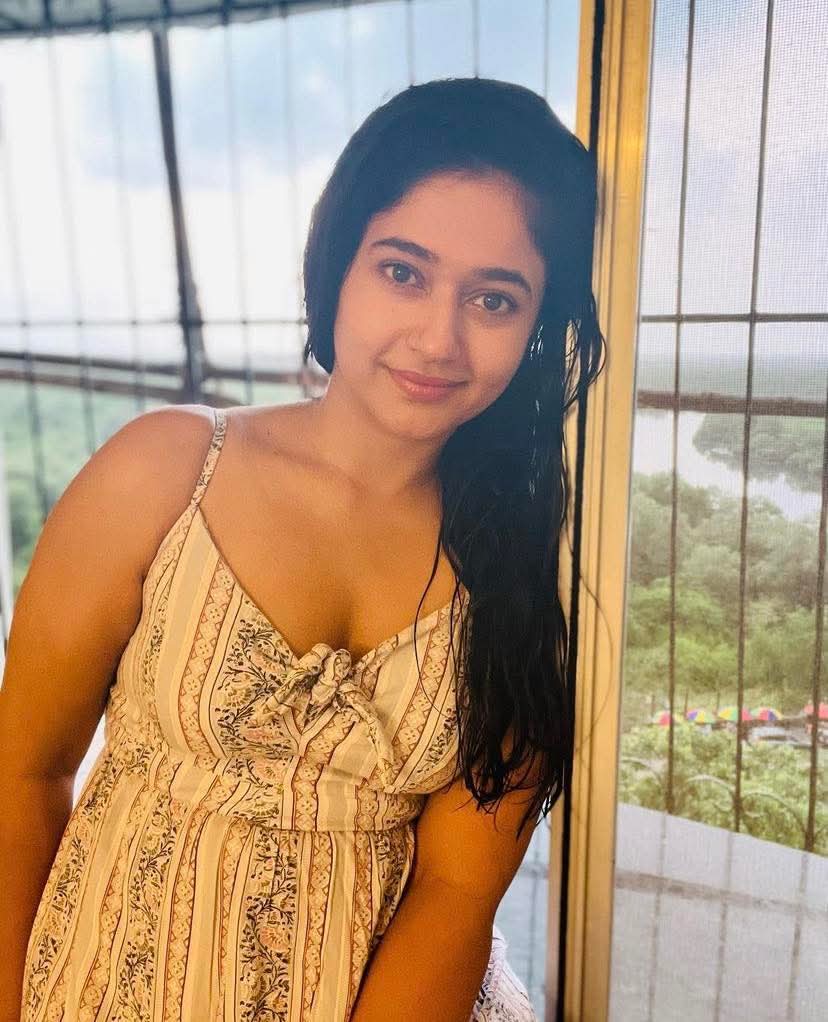 Poonam Bajwa Actress Hot HD Photos Pics Gallery Telugu Mallu Tollywood Bollywood South Actress