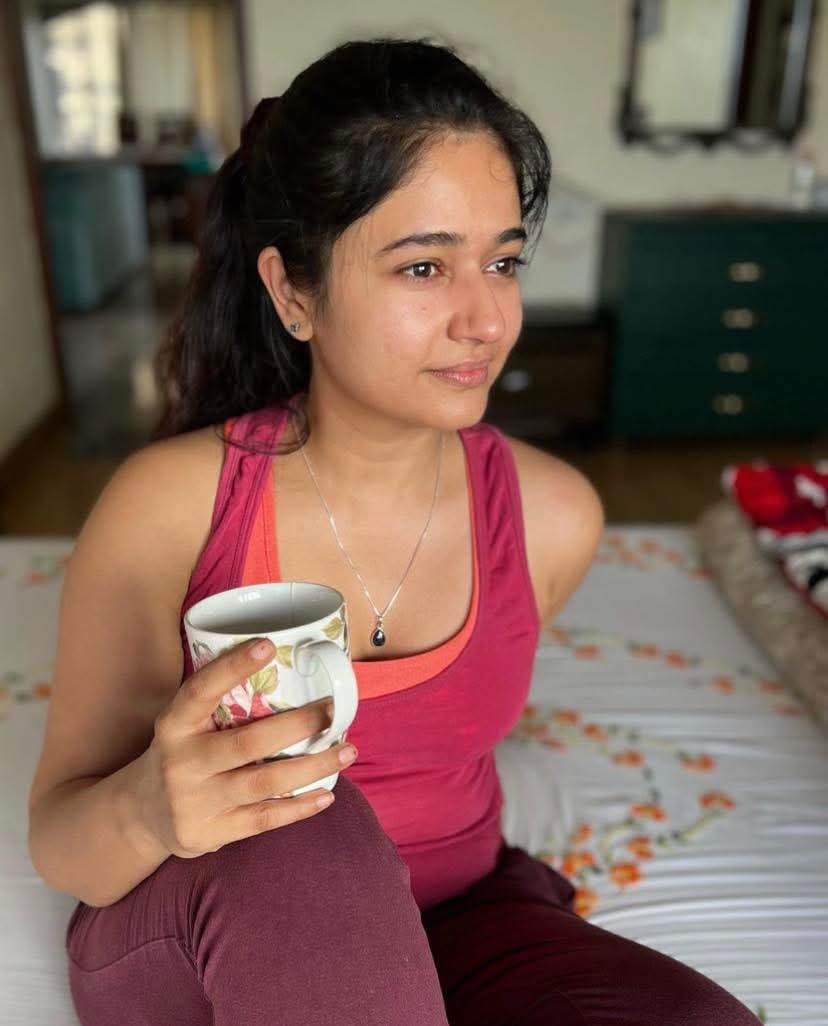 Poonam Bajwa Actress Hot HD Photos Pics Gallery Telugu Mallu Tollywood Bollywood South Actress