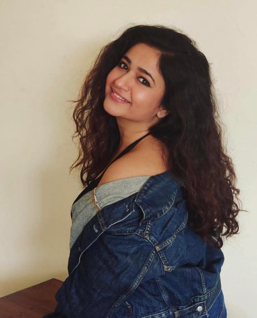Poonam Bajwa Actress Hot HD Photos Pics Gallery Telugu Mallu Tollywood Bollywood South Actress