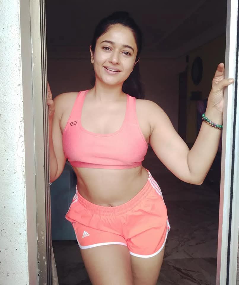 Poonam Bajwa Actress Hot HD Photos Pics Gallery Telugu Mallu Tollywood Bollywood South Actress