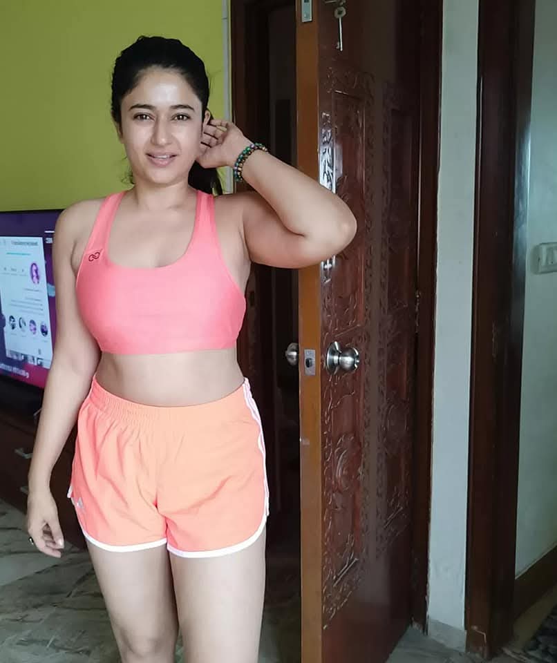 Poonam Bajwa Actress Hot HD Photos Pics Gallery Telugu Mallu Tollywood Bollywood South Actress