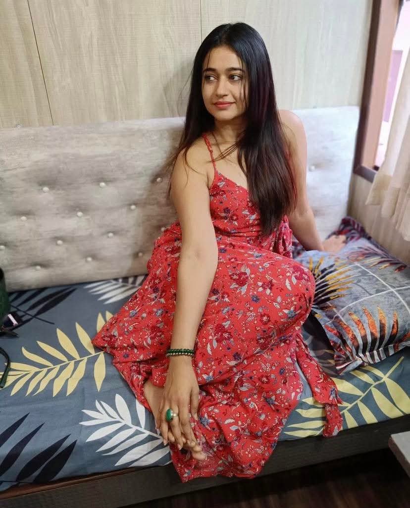 Poonam Bajwa Actress Hot HD Photos Pics Gallery Telugu Mallu Tollywood Bollywood South Actress