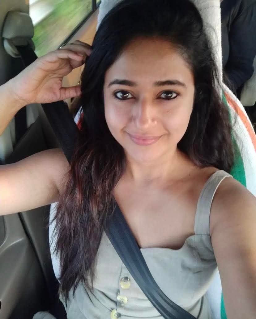 Poonam Bajwa Actress Hot HD Photos Pics Gallery Telugu Mallu Tollywood Bollywood South Actress
