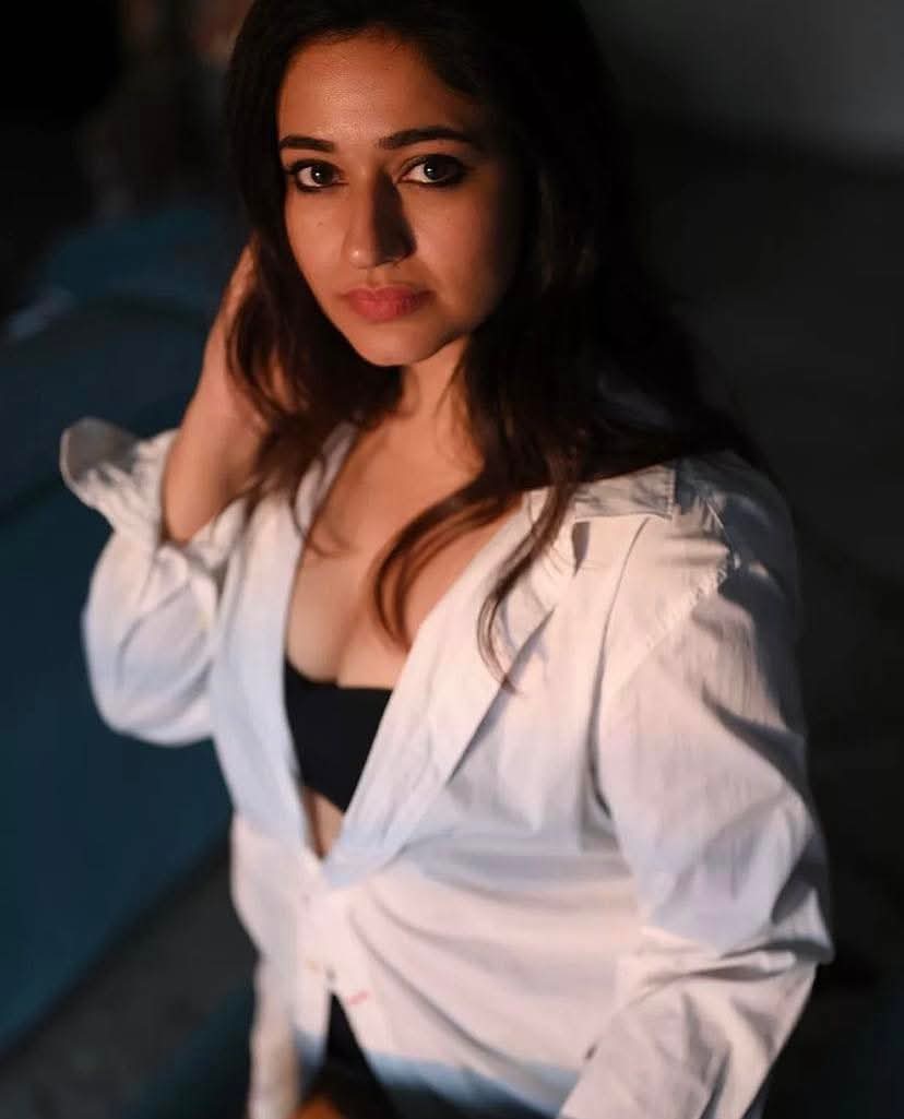 Poonam Bajwa Actress Hot HD Photos Pics Gallery Telugu Mallu Tollywood Bollywood South Actress