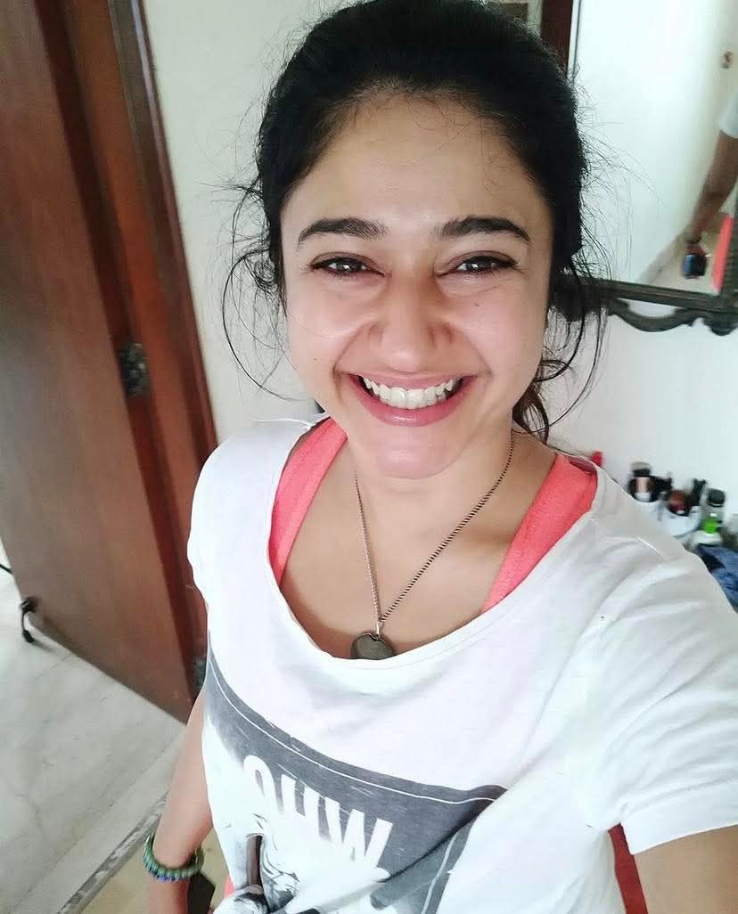 Poonam Bajwa Actress Hot HD Photos Pics Gallery Telugu Mallu Tollywood Bollywood South Actress
