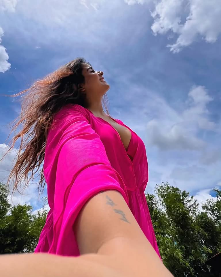 Todays Hot HD Sexy Saree Blouse Bikini Aunty Aunties Girls Models Pics Facebook Insta Threads Hot Models Gallery