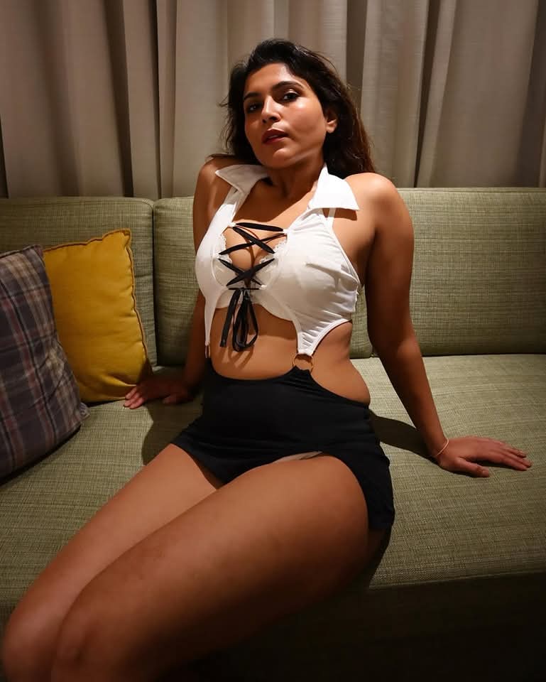 Todays Hot HD Sexy Saree Blouse Bikini Aunty Aunties Girls Models Pics Facebook Insta Threads Hot Models Gallery