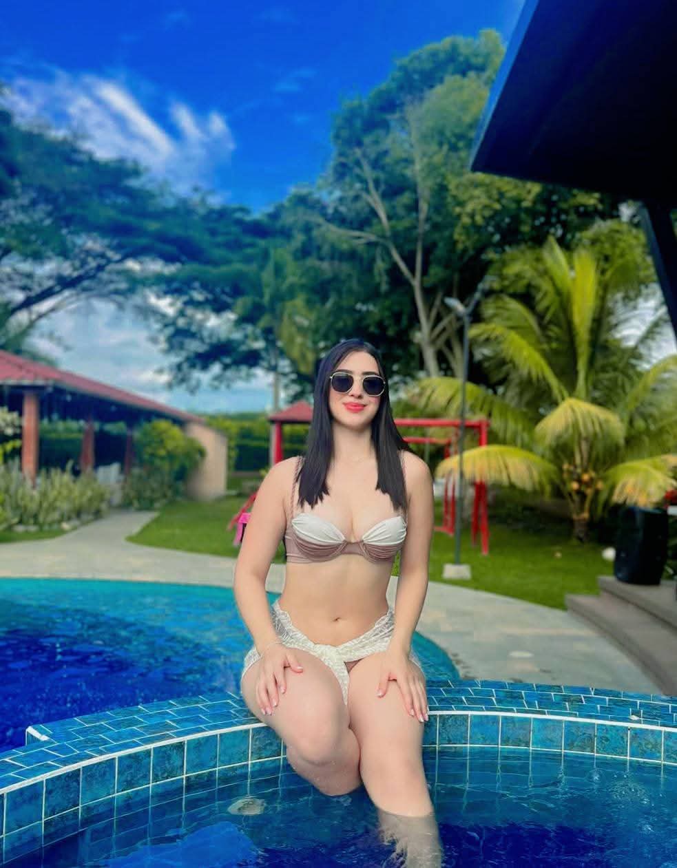 Todays Hot HD Sexy Saree Blouse Bikini Aunty Aunties Girls Models Pics Facebook Insta Threads Hot Models Gallery