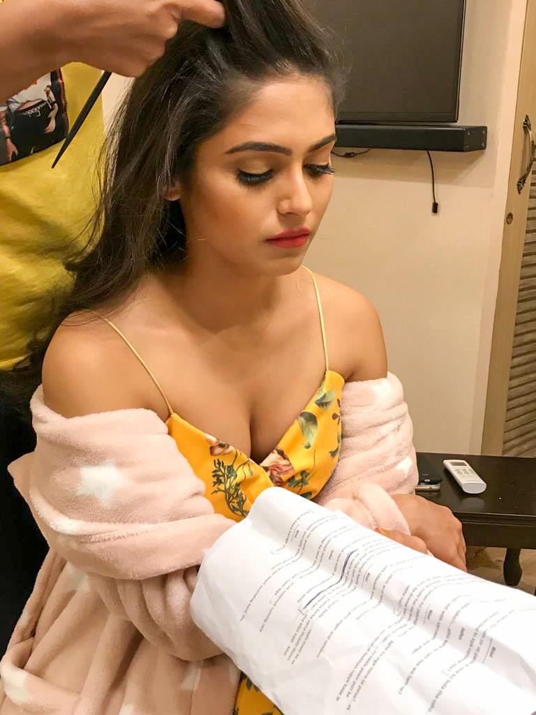 Naina Ganguly Actress Hot HD Photos Pics Gallery Telugu Mallu Tollywood Bollywood South Actress