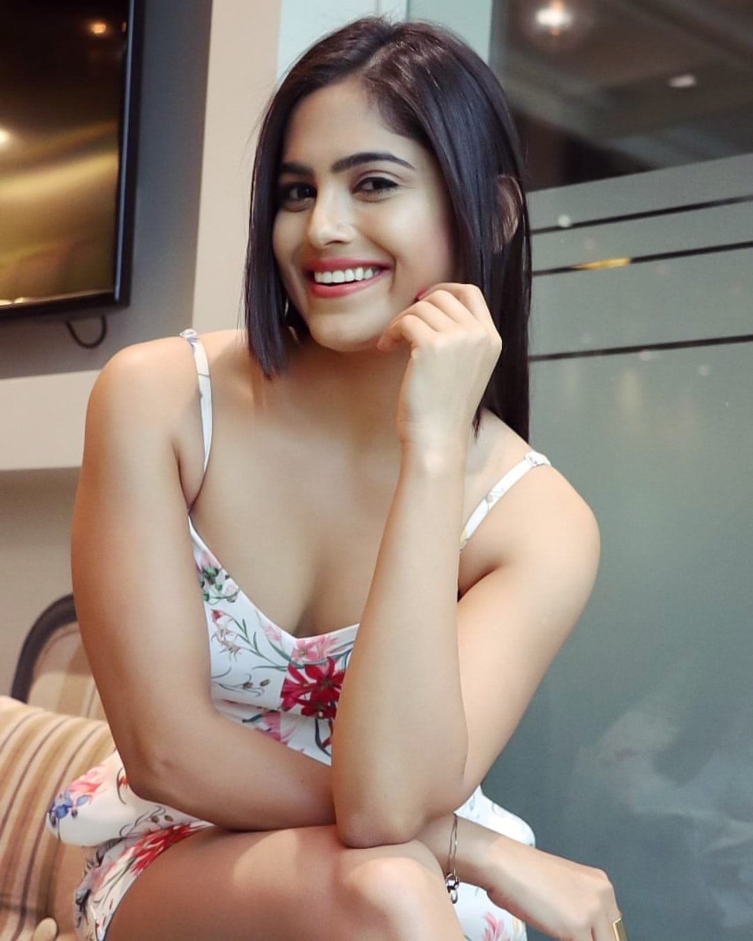 Naina Ganguly Actress Hot HD Photos Pics Gallery Telugu Mallu Tollywood Bollywood South Actress