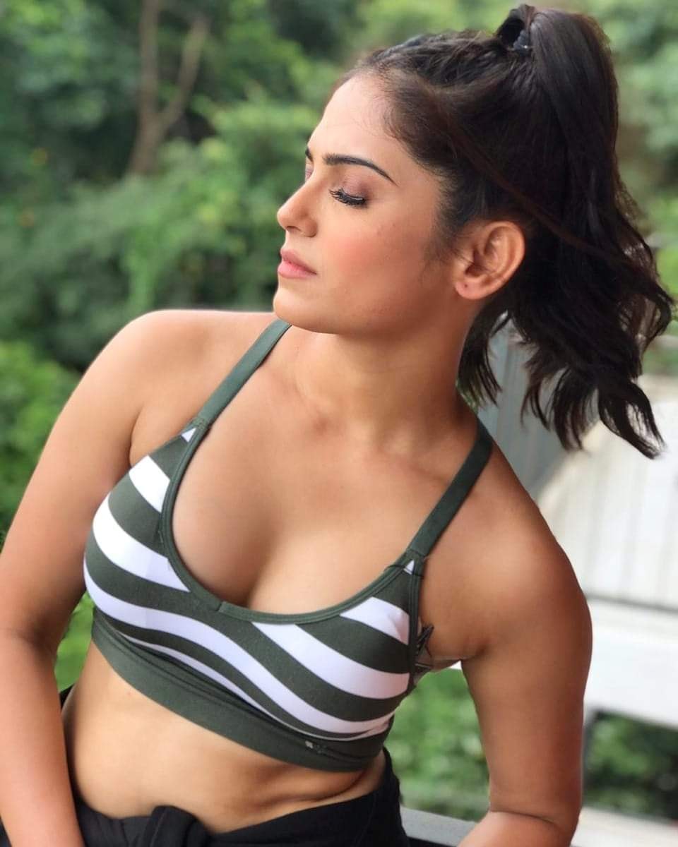 Naina Ganguly Actress Hot HD Photos Pics Gallery Telugu Mallu Tollywood Bollywood South Actress