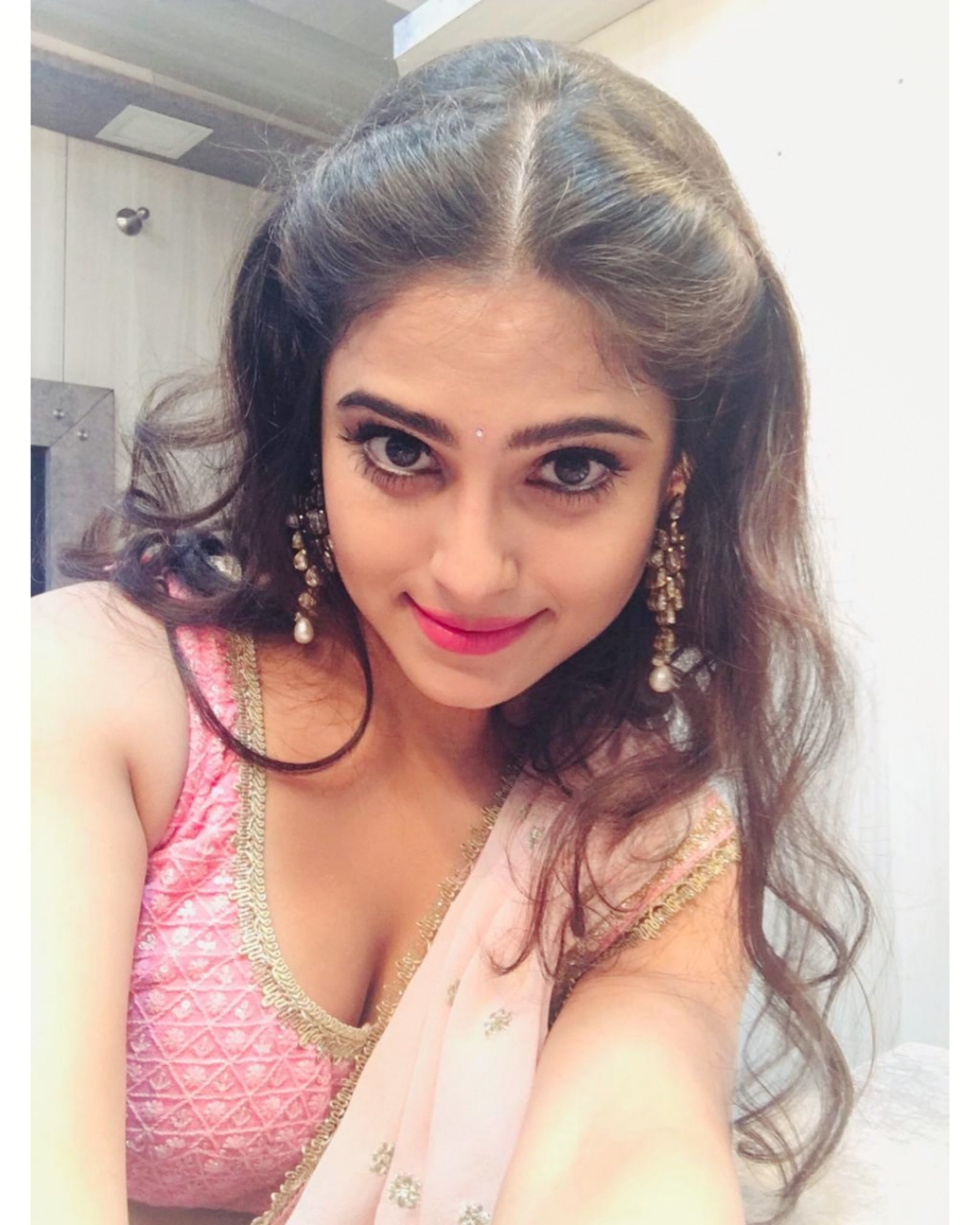 Naina Ganguly Actress Hot HD Photos Pics Gallery Telugu Mallu Tollywood Bollywood South Actress